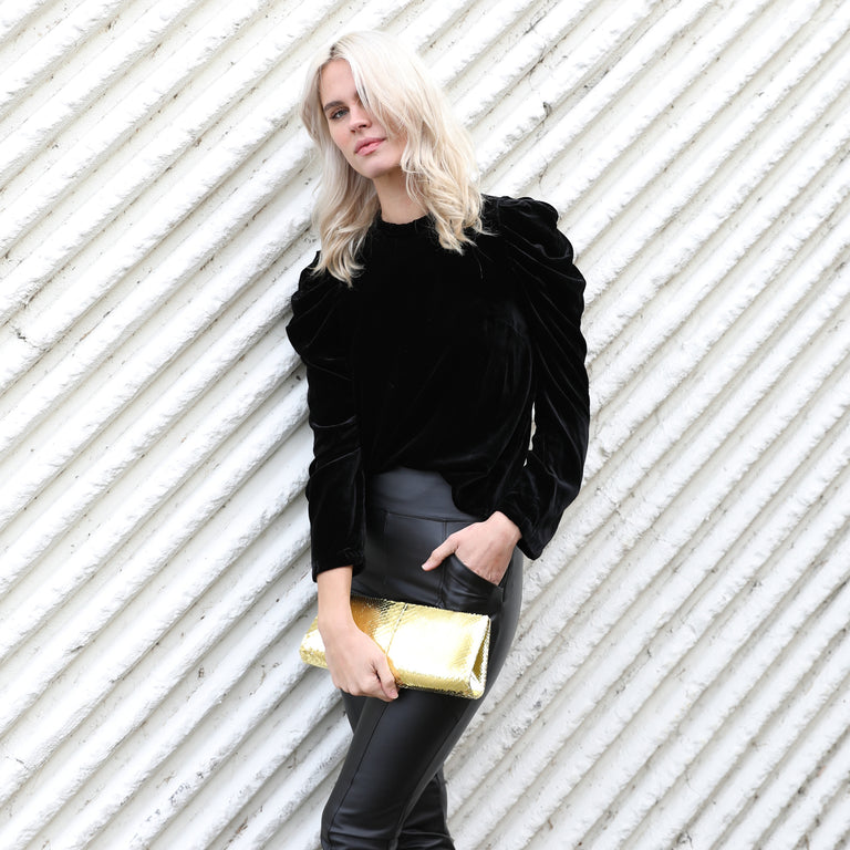 Annie Clutch in Python